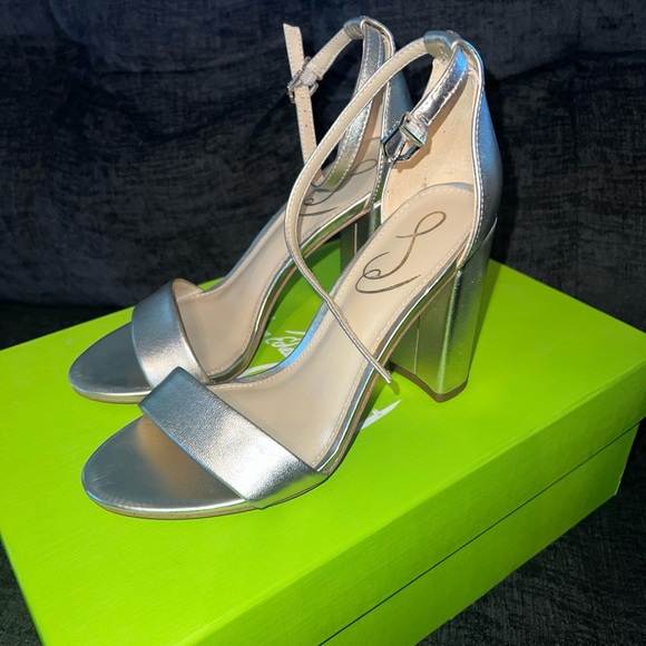 Sam Edelman Metallic Gold Yaro Leather Strap Heeled Sandal Size 6 M - Picture 2 of 7